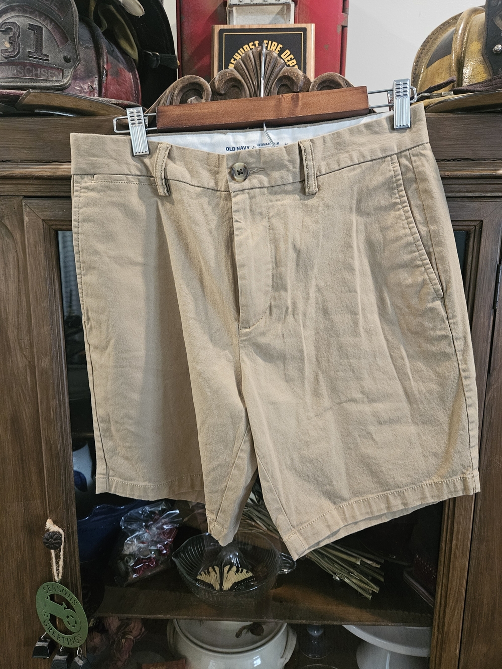 Old Navy Men's Classic Khaki Chino Shorts - Size 30